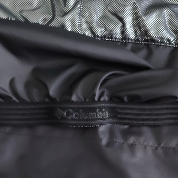 Columbia Women's Red Puffer Jacket - Picture 5 of 12